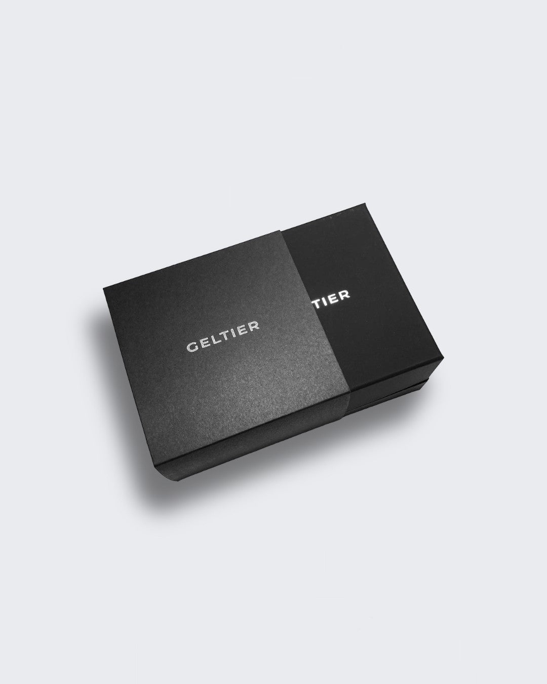 Elegant black watch box from Geltier Signature with premium design
